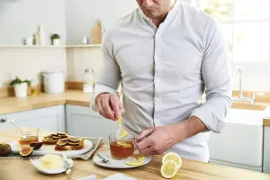 غلاية ستانلس ستيل كهربائية بدون سلك 2200 واط سعة 1.7 لتر موديل ZJM01.A0BK، فضي/ اسود 6 81vn82etdWL. AC SL1500