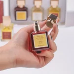 عطر أفروديت السري للنساء - رائحة زهرية منعشة، قائم على الكحول، سائل، خالٍ من الفورمالديهايد، 0.8 أونصة سائلة (24 مل)، عطر للجنسين بنكهات العنبر الخشبية، هدية مثالية في صندوق أنيق