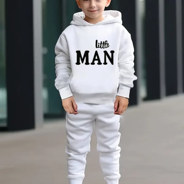 2pcs أولاد LITTLE MAN طباعة ملابس بقلنسوة، مجموعة هودي وبنطلون كاجوال بأكمام طويلة، ملابس أولاد مريحة لفصل الخريف.