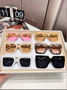 6 قطع نظارات شمسية عصرية بإطار مربع كيوت بطراز رياضي كلاسيكي النساء 1 6 قطع نظارات شمسية عصرية بإطار مربع كيوت بطراز رياضي كلاسيكي النساء، إكسسوارات صيفية للنساء على الشاطئ