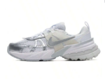 Nike أحذية رياضية صيفية جديدة عام 2024 طراز V2K للنساء بتصميم كاجوال مرتاح للغاية FD0736-104