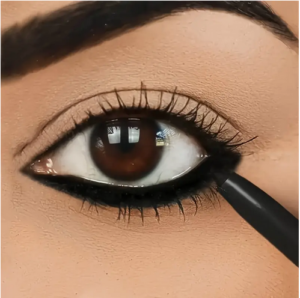 مجموعة من 5 أقلام تحديد عيون سوداء مقاومة للماء والعرق - تدوم طويلاً، ومقاومة للتلطخ لمكياج عيون جريء، تركيبة سهلة الانزلاق للحصول على أجنحة مثالية - أسود 2 مجموعة من 5 أقلام تحديد عيون سوداء مقاومة للماء والعرق - تدوم طويلاً، ومقاومة للتلطخ لمكياج عيون جريء، تركيبة سهلة الانزلاق للحصول على أجنحة مثالية - أسود