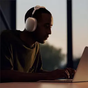 Apple AirPods Max – Space Gray -سماعات ابل ايربودز ماكس – رمادي فضائي 3 Apple AirPods Max - Space Gray