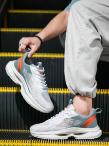 أحذية رياضية رجالية موضة بتدرج الألوان ، أحذية رياضية تنفس بألوان متباينة مع نظام ربط 16 2025 01 29 11 00 47 حذاء رياضي موضة رجالي مع تدرج اللون، تنفس، حذاء رياضي مربوط من الأمام مع لون تبا