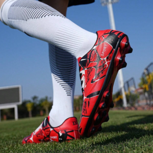 أحذية كرة قدم تدريبية خفيفة وعملية بنمط كلاسيكي بسيط ومنخفضة مع مسامات للتهوية 12 2025 02 01 10 33 15 Window