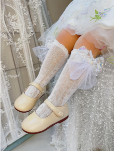زوج واحد من جوارب شبكة صيد السمك الملونة الصلبة بعقدة فيونكة لامعة ولؤلؤ مزخرف بالزهور للفتيات 2 2025 02 18 18 40 47 1pair Girls Flower Embellished Pearl Glitter Bow Knot Solid Colored Fishnet S