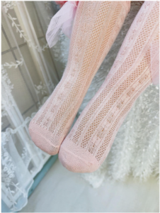 زوج واحد من جوارب شبكة صيد السمك الملونة الصلبة بعقدة فيونكة لامعة ولؤلؤ مزخرف بالزهور للفتيات 12 2025 02 18 18 47 22 1pair Girls Flower Embellished Pearl Glitter Bow Knot Solid Colored Fishnet S