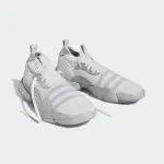 حذاء Adidas TRAE YOUNG 2 HQ0997 مصمم لمحبي كرة السلة، يجمع بين الراحة والأداء العالي بفضل توسيد Boost & Lightstrike والنعل المتين الذي يوفر ثباتًا مثاليًا على الملعب