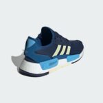 حذاء adidas NMD-G1 IG8585 يجمع بين الأناقة العصرية والراحة، بفضل تقنية Boost التي توفر توسيداً مرناً. يتميز بتصميم خفيف ونعل مطاطي يمنحك ثباتاً طوال اليوم.