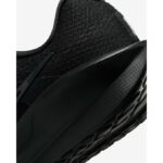 حذاء الجري Nike Downshifter 13 للرجال يتميز بتصميم خفيف الوزن وتهوية ممتازة بفضل الجزء العلوي الشبكي