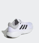 حذاء Adidas GX1999 Response Super 2.0 يوفر راحة فائقة بفضل وسادة BOOST وCloudfoam، مع نسيج شبكي للتهوية ونعل مطاطي متين يمنحك ثباتًا مثاليًا أثناء الحركة.