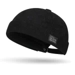 قبعة من قماش مخملي بدون حافة ناعم ودافئ .