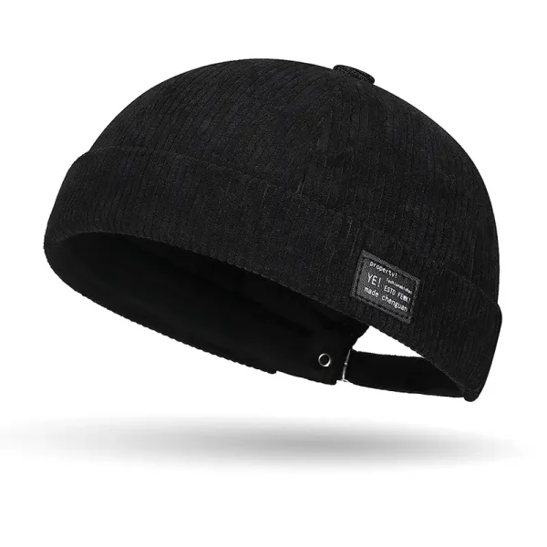 قبعة من قماش مخملي بدون حافة ناعم ودافئ .