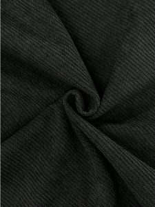 بنطلون كاجوال مضلع للرجال. 5 2025 05 15 10 09 04 Manfinity Hypemode بنطلون برمودا رجالي قطيفة فضفاض مع تفاصيل شارة مطبوعة شي إن