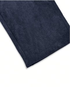 بنطلون كاجوال مضلع للرجال. 12 2025 05 15 10 12 20 Manfinity Hypemode بنطلون برمودا رجالي قطيفة فضفاض مع تفاصيل شارة مطبوعة شي إن