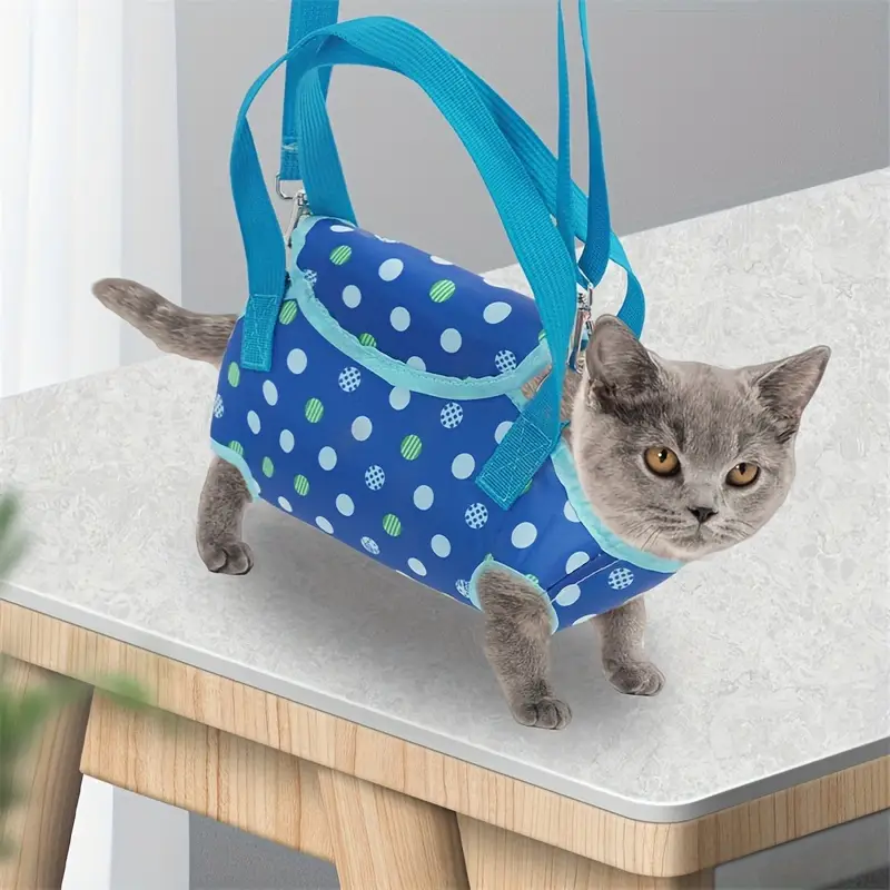 حقيبة حمل للقطط والكلاب الصغيرة بتصميم خفيف وقابل للطي، مع حزام قابل للتعديل، رفيقك العملي في السفر والنزهات حقيبة ظهر خفيفة وآمنة لحمل الكلاب والقطط الصغيرة أثناء التنقل