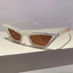 نظارات عين القطة النسائية بتفاصيل راقية مع لمسات من الأحجار الكريمة وعدسات متعددة قابلة للتبديل، فخامة وأناقة في قطعة واحدة، إكسسوار أنيق للنساء - الصورة 14