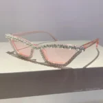 نظارات عين القطة النسائية بتفاصيل راقية مع لمسات من الأحجار الكريمة وعدسات متعددة قابلة للتبديل، فخامة وأناقة في قطعة واحدة، إكسسوار أنيق للنساء - الصورة 12