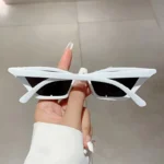 نظارات عين القطة النسائية بتفاصيل راقية مع لمسات من الأحجار الكريمة وعدسات متعددة قابلة للتبديل، فخامة وأناقة في قطعة واحدة، إكسسوار أنيق للنساء - الصورة 7