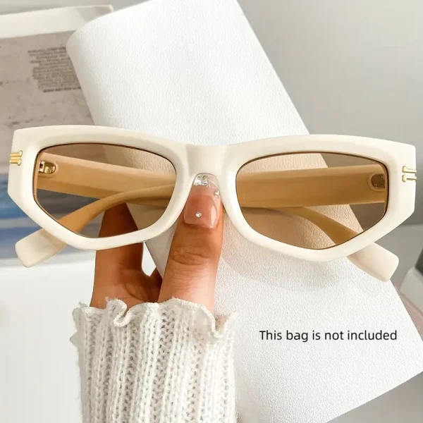 نظارات شمسية أنيقة بتصميم عين القطة، عصرية وجذابة، مثالية للرجال والنساء في جميع المناسبات.