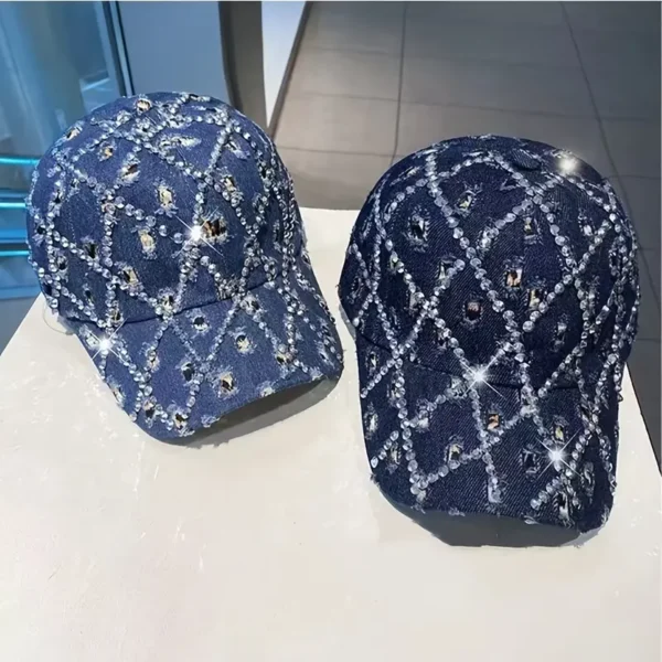 قبعة بيسبول دينيم فينتاج ممزقة – تصميم يدوي عصري بطابع رجعي لعشاق الأناقة