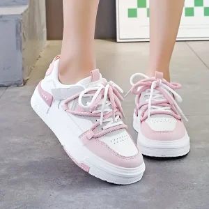 حذاء سنيكرز تزلج خفيف للنساء، تصميم أنيق أنثوي كاجوال بنعل TPU ولون بينك وأبيض 1 8216c680 d952 496f a627 8a77616f8f32
