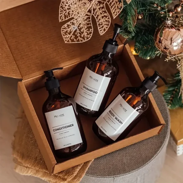 عبوات إعادة تعبئة للشامبو والبلسم وغسول الجسم – 3 زجاجات سعة 500 مل مع ملصقات وتصميم عملي وأنيق