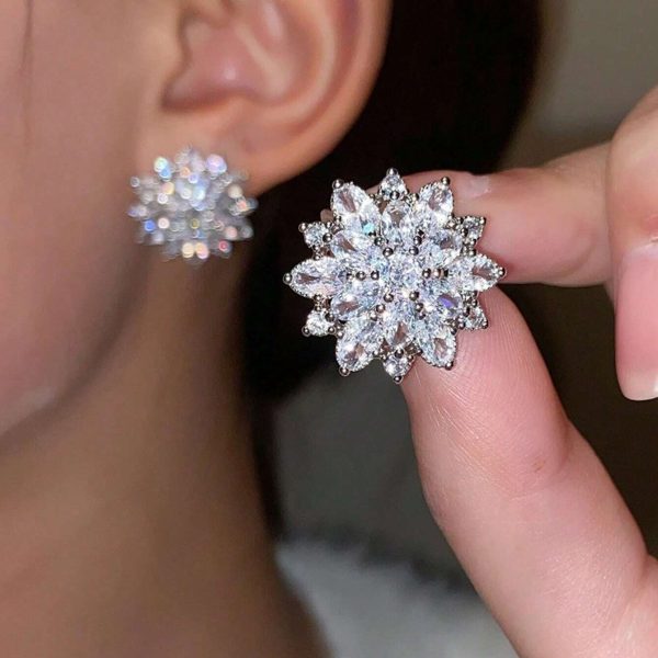 Snowflake Bridal Earrings | European Style Winter Jewelry for Weddings & Festivals 2025