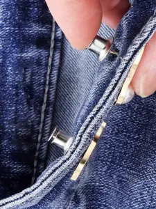 مشبك خصر بشكل فراشة مع زر لؤلؤي، مثبت خصر للبنطلونات والتنانير الجينز بدون حفر 7 1716621714fb28d2f68500b45c606042a961ece08f