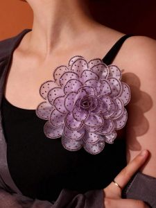 بروش زهرة ثلاثي الأبعاد فاخر بفصوص لامعة، إكسسوار كبير للمناسبات والفساتين وحقائب اليد 16 1719908186454ac86a5c1c76c8948163a25541f486