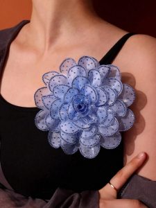 بروش زهرة ثلاثي الأبعاد فاخر بفصوص لامعة، إكسسوار كبير للمناسبات والفساتين وحقائب اليد 9 17199081873c44025c2a8c06a326bf639e3d6bbe58