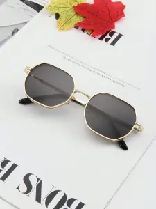 نظارات شمسية بإطار معدني سميك وتصميم هندسي، حماية وأناقة لكل المناسبات 13 172059946999a129a50b4b39af1d8d9f4df7cd36e3