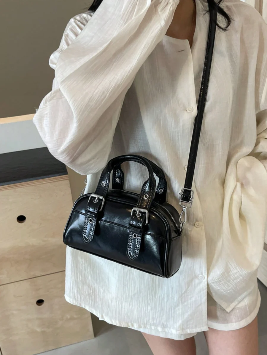 ⁦حقيبة بولينج نسائية نبيذي، جلد صناعي بتفاصيل بانك وحلقات معدنية، ستايل كاجوال عصري للاستخدام اليومي⁩ - الصورة ⁦11⁩