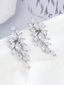 أقراط أوروبية نسائية طويلة بتصميم أوراق براقة، أناقة عرائس فاخرة، تناسب حفلات الزفاف، الخطوبة، والسهرات الرسمية 4 1728217905caf979bd67c40feaff0ccb9bdfe2e67f