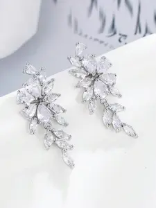 أقراط أوروبية نسائية طويلة بتصميم أوراق براقة، أناقة عرائس فاخرة، تناسب حفلات الزفاف، الخطوبة، والسهرات الرسمية 4 1728217905caf979bd67c40feaff0ccb9bdfe2e67f