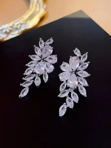 أقراط أوروبية نسائية طويلة بتصميم أوراق براقة، أناقة عرائس فاخرة، تناسب حفلات الزفاف، الخطوبة، والسهرات الرسمية 5 1728217908153a94e3bd6def047db67983e23db2be