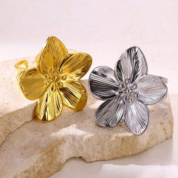 خاتم زهرة أنيق من الستانلس ستيل – لون ذهبي – تصميم عصري مفتوح للنساء