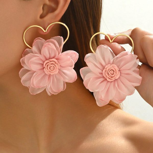 1 Pair Ladies Hollow Heart And Floral Fabric Earrings