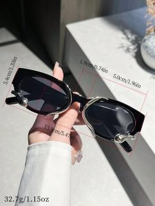 زوج واحد من نظارات الموضة بشكل بيضاوي للجنسين مع عناصر زخرفية، مناسبة للإجازات، الرياضة، السفر، القيادة، الشاطئ، المهرجانات، الشارع، الصيد، الأنشطة الخارجية، الحفلات، لقضاء عطلة صيفية على الشاطئ، أو في الهواء الطلق والسفر. 1 1740280414eae95d6c67ed43c2ac94185003793376