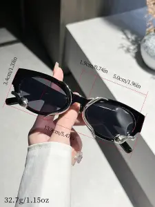 زوج واحد من نظارات الموضة بشكل بيضاوي للجنسين مع عناصر زخرفية، مناسبة للإجازات، الرياضة، السفر، القيادة، الشاطئ، المهرجانات، الشارع، الصيد، الأنشطة الخارجية، الحفلات، لقضاء عطلة صيفية على الشاطئ، أو في الهواء الطلق والسفر. 1 1740280414eae95d6c67ed43c2ac94185003793376