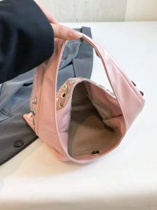 1742882888721775881462fee711868af2486601c6