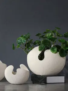 مزهرية سيراميك يدوية بلمسة عصرية بسيطة – قطعة ديكور مركزية أنيقة للطاولة 8 174315234290be44cb7ff98aa28f7f68e81db04358