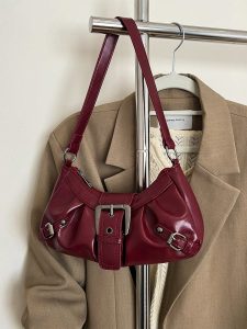 شنطة نسائية كروس بودي بستايل دراجات نارية قديم، جلد صناعي ناعم بتدرجات وأزرار معدنية، سعة كبيرة، مناسبة للإطلالات الرسمية والكاجوال 3 17432315627a80bec6edfe0103dc1bffc4d8c10b3e