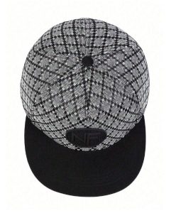 قبعة كاجوال أنيقة للجنسين بقطعة واحدة – بتصميم شبكي على شكل معينات وتزيين مطرّز 3 2025 06 16 12 26 18 Window