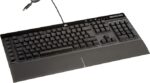 لوحة المفاتيح **Corsair K55 RGB Pro** هي لوحة ألعاب غشائية كاملة الحجم، تتميز بإضاءة RGB من خمس مناطق، وستة مفاتيح ماكرو قابلة للبرمجة، وأزرار تحكم مخصصة للوسائط. تدعم مقاومة الغبار والسوائل بمعيار IP42، وتأتي مع مسند يد قابل للإزالة لراحة إضافية. تتيح برمجيات iCUE تخصيص الإضاءة والماكرو بسهولة، ما يجعلها خيارًا ممتازًا للمستخدمين الذين يبحثون عن أداء جيد وسعر مناسب دون التضحية بالميزات الأساسية.