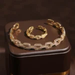طقم خاتم وإسورة أنيقة مطلية بالذهب عيار 18 قيراط، زركونيا لامعة وتصميم قابل للتعديل - الصورة 7