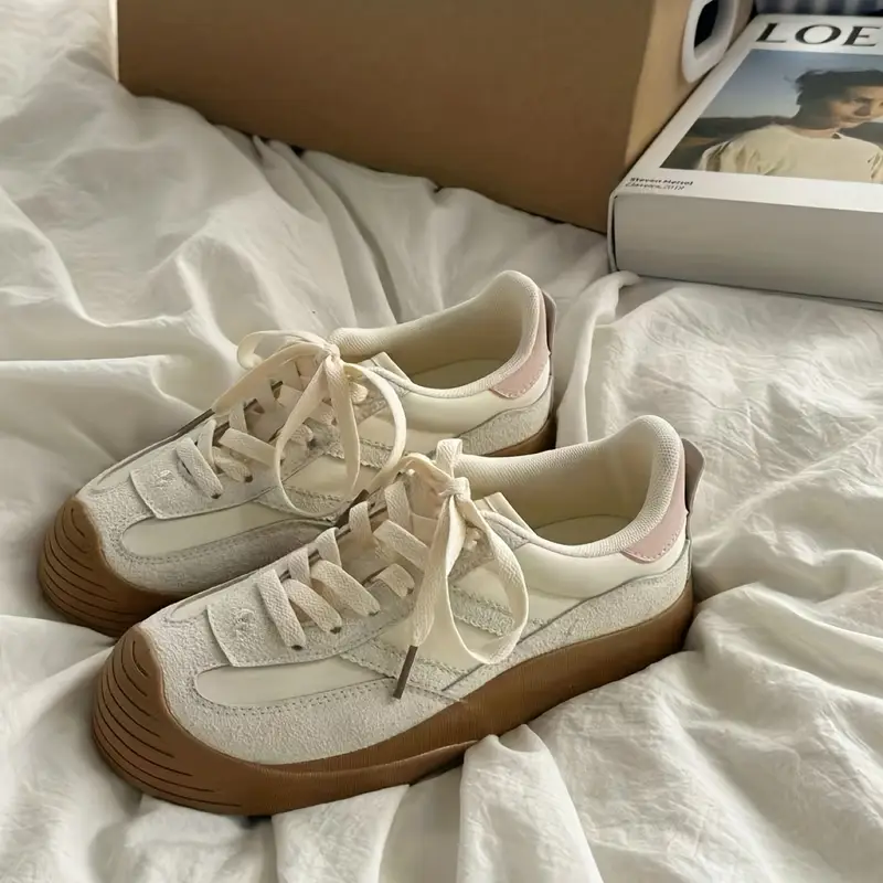 أحذية صيفية نسائية ريترو بيضاء 2025، مريحة وأنيقة لإطلالة خريفية عصرية، مثالية للاستخدام اليومي 5 أحذية صيفية نسائية، أحذية صيفية، أحذية بيضاء، أحذية ريترو 2025، موضة الخريف، أحذية مريحة، أحذية خفيفة، كاجوال نسائي، أحذية يومية، أحذية بيضاء نسائية، صيف وخريف