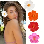 ⁦4 قطع مشابك شعر زهرة بلوميريا هاواي - إكسسوارات شعر استوائية نابضة بالحياة للنساء، مثالية لقضاء عطلات الشاطئ وحفلات الصيف، تصميم زهرة البيض الأنيق، بلاستيك ملون، إكسسوارات الشاطئ⁩ - الصورة ⁦2⁩