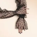 ⁦كم ذراع نسائي من التول بتصميم قلب، إكسسوار عصري لحماية أنيقة، يناسب مختلف المواسم وخاصة الربيع والصيف⁩ - الصورة ⁦5⁩