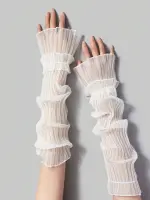 كمّات دانتيل تول أبيض بستايل فيري كور، إكسسوار أنثوي ناعم لعيد الحب، يضفي لمسة ساحرة